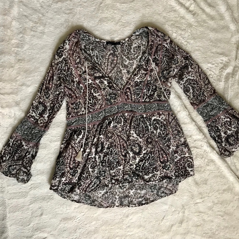 🌸American Eagle Paisley Print Blouse w/ Tassles